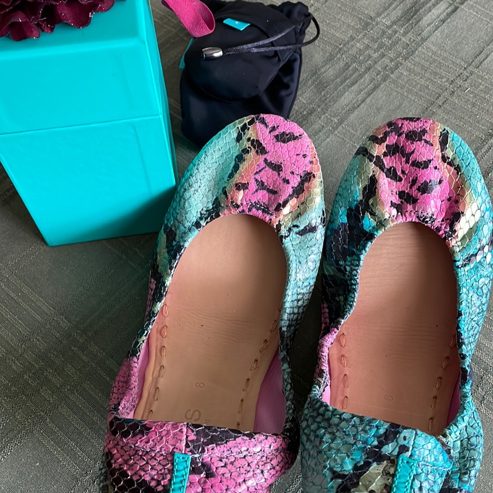Tieks size 8 Electric Snake